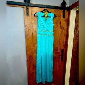 Egyptian dress with crown